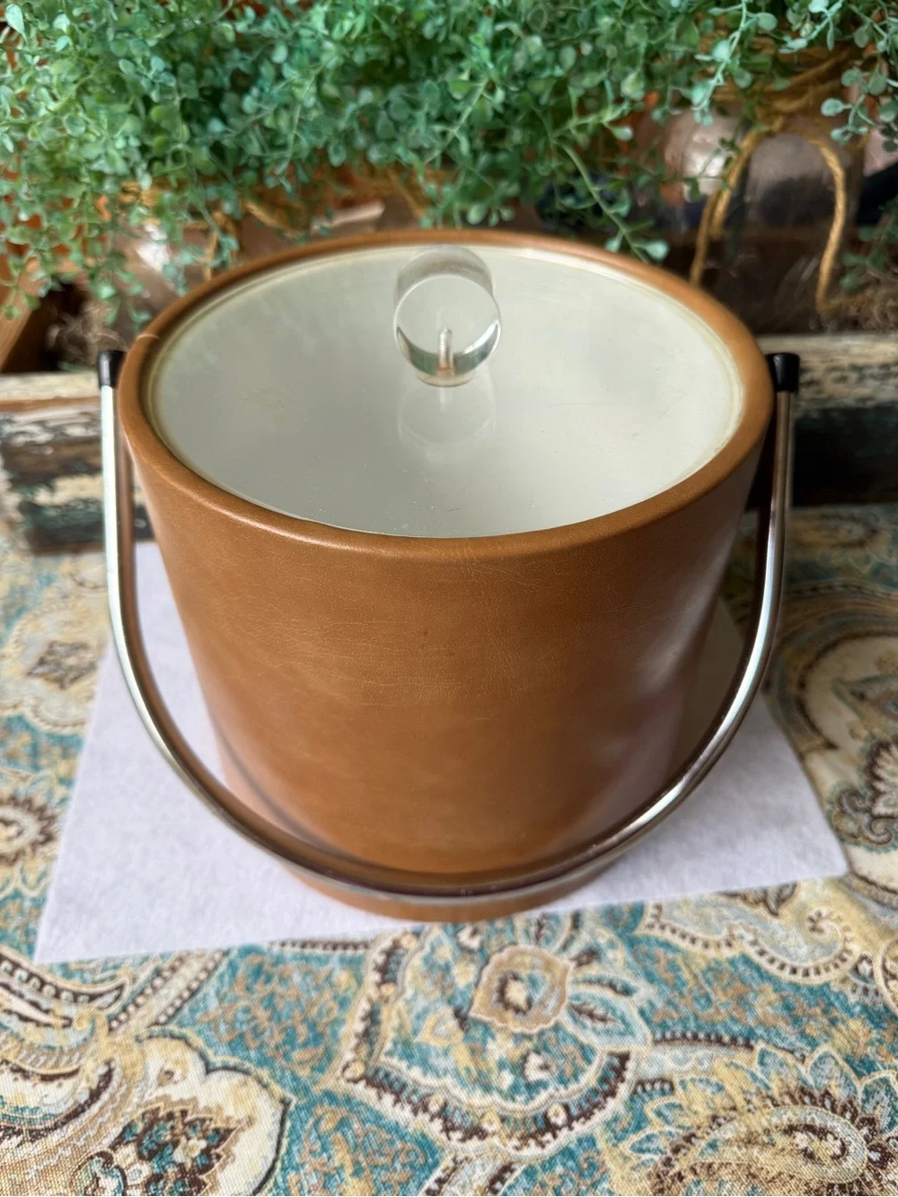 Mid Century Modern Naugahyde Ice Bucket Lucite Lid Chrome Handle Brown Barware